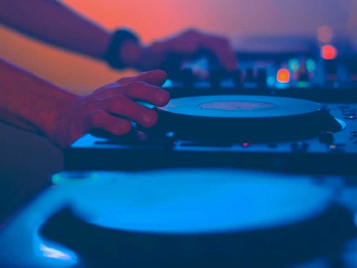 dj-2
